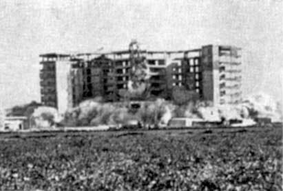 1971: Derribado el hotel Insula Augusta de Platja d’en Bossa. Diario de Ibiza