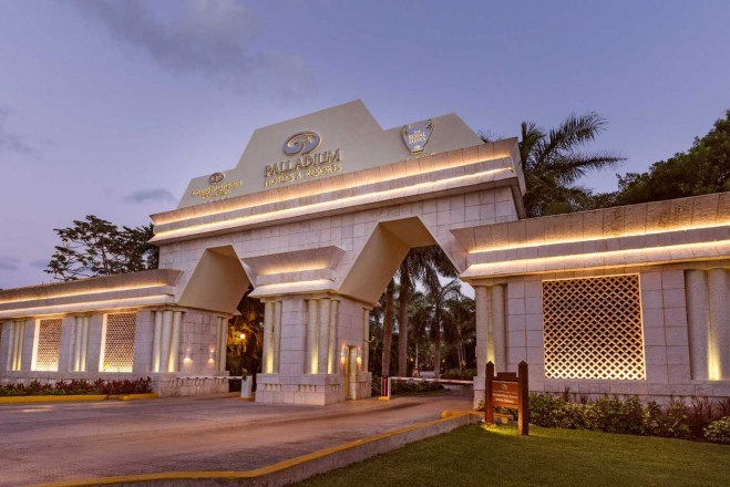 Entrada del ‘resort’ de Palladium Hotel Group en Riviera Maya.