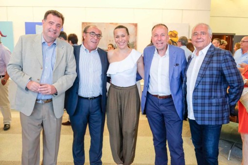 De izquierda a derecha, el gerente, Lluís Ballber; el director general de gestión, José Manuel Atiénzar; la directora comercial, Jimena Ansótegui; el subdirector general de contenidos, Joan Serra, y el entonces adjunto a la gerencia Juan Suárez durante la celebración del primer ‘BusinessDIbiza’ en junio de 2017. Sergio G. Cañizares