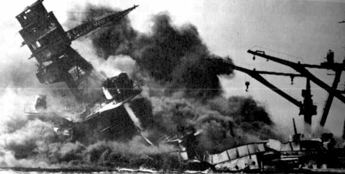 Un momento del bombardeo japonés que ha hecho entrar a Estados Unidos en la Guerra Mundial