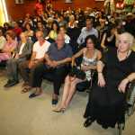 Integrantes del grupo teatral S’Esplai, Salvador Camacho (con traje) y Llanos Lozano en la entrega del año 2007 en el Club Diario. Juan A. Riera
