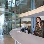 Laura Manzano en la recepción. Vicent Marí