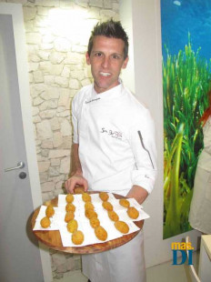 El público disfrutó de las tapas de vanguardia preparadas por los chefs Aragüez y López en los cinco días de actividad ferial.