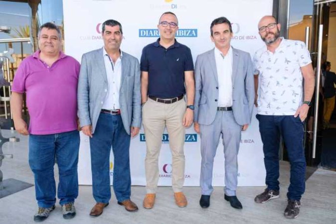 Destacados empresarios de diversos sectores económicos en el evento de BusinessDIbiza en el Club Diario. 9 José Luis Hurraca y otros directivos de Telefónica.