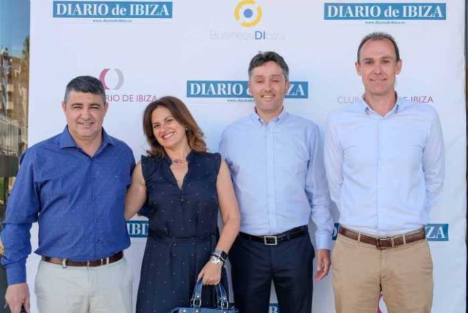 Destacados empresarios de diversos sectores económicos en el evento de BusinessDIbiza en el Club Diario. 8 Kevin Martínez, Mar Orellana, Julián Romero y Jacobo Varela de BMN-Sa Nostra.