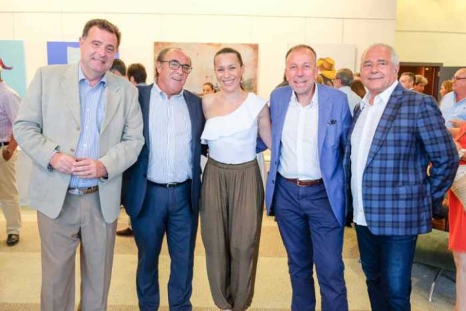 Destacados empresarios de diversos sectores económicos en el evento de BusinessDIbiza en el Club Diario. 5 Lluís Ballber, José Manuel Atiénzar, Jimena Ansótegui, Joan Serra y Juan Suárez.