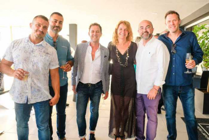 El presidente fundador, Joan Pablo Jiulia, Yolanda Torres, Vicente Roig y amigos.