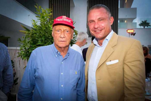 Niki Lauda con Enrique Mandl, director de Ibiza Bay.