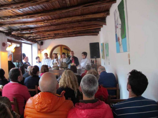 Más de 60 personas acudieron a las charlas de los chefs en Es Ventall.