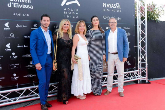 Rafa Cárdenas, Marta Díaz, Olivia Moline y el presidente Vicente Torrres con su mujer.