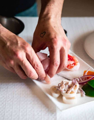 Luis Lassa Garchitorena ha sabido captar la esencia de Eivissa en platos basados en la cocina ‘nikkei’. fotos. pacha restaurante