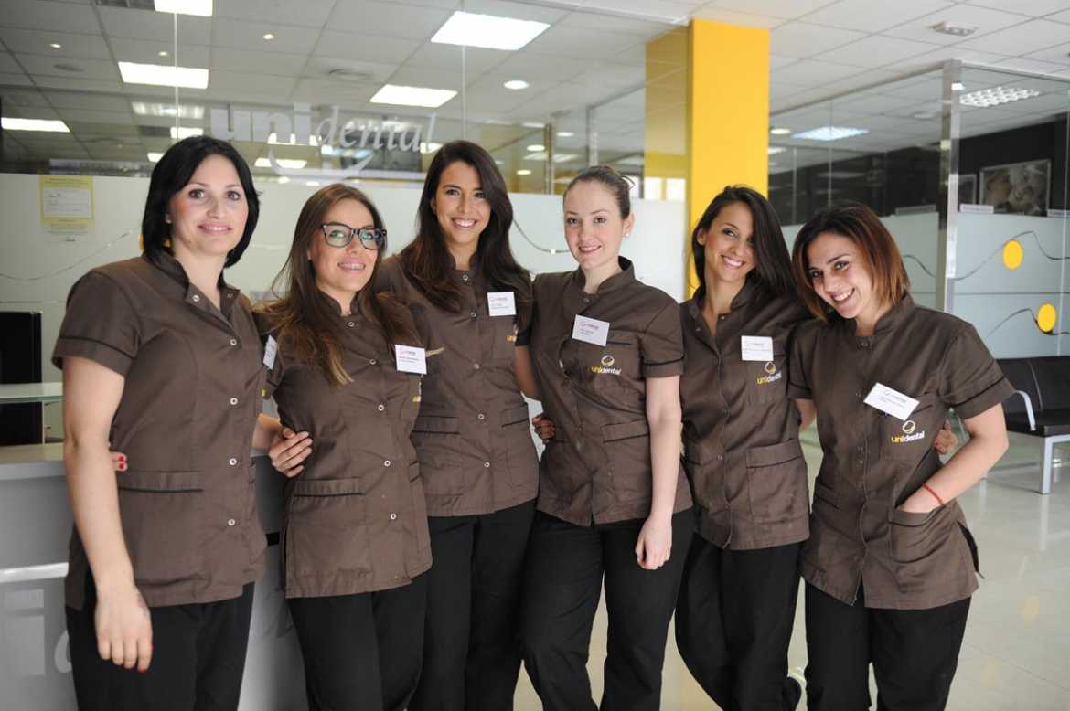 Equipo de profesionales de Unidental Ibiza. | GABI VÁZQUEZ