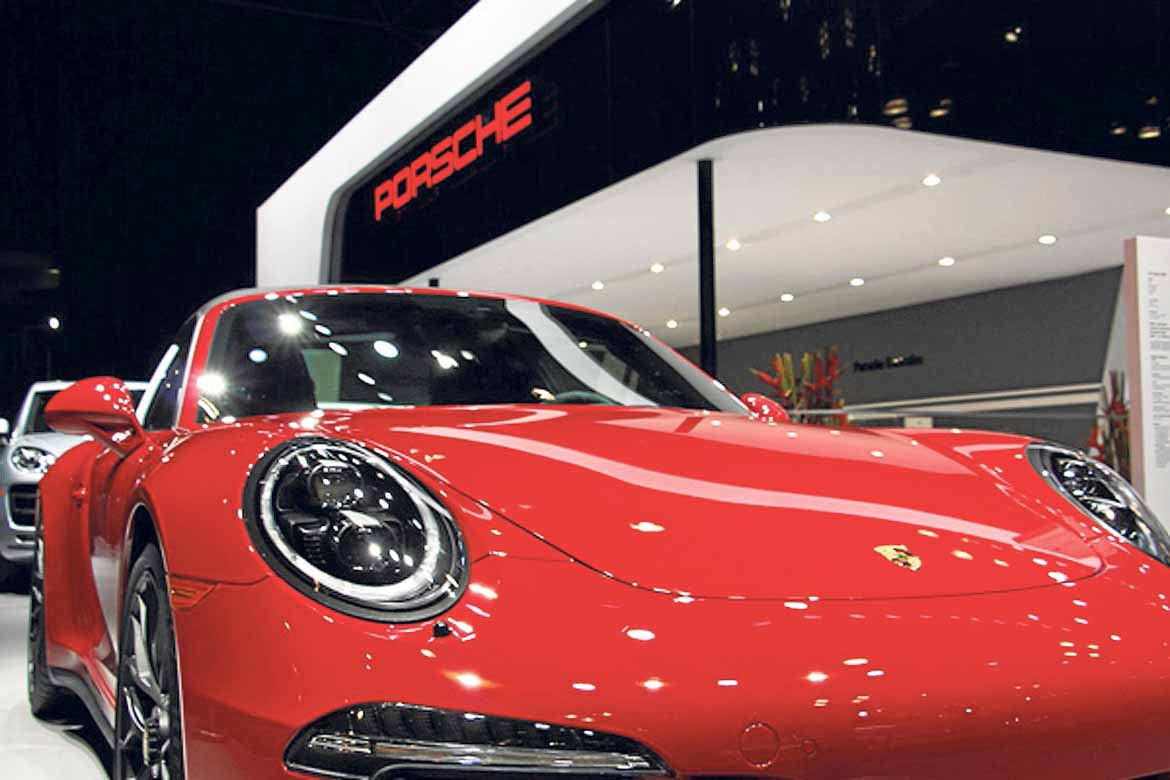 El Porsche 911 sorprendió por su depurado diseño.