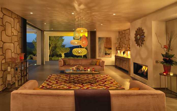 Diseño de una casa moderna ibicenca con espacios abiertos y grandes ventanales. ATLANTDELVENT Diseño de una casa moderna ibicenca con espacios abiertos y grandes ventanales. ATLANTDELVENT