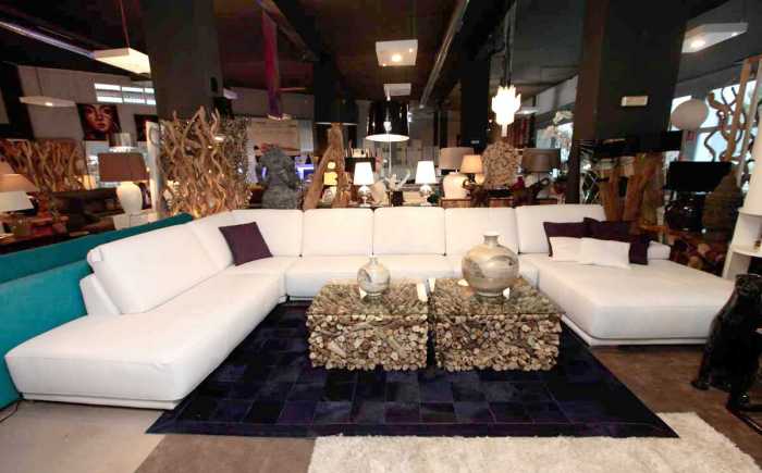Descanshop dispone de una completa exposición de muebles. RUBEN E. IBÁÑEZ