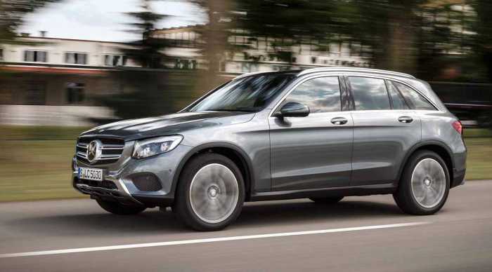 Vista exterior del coche, que mide casi 4,7 metros de longitud y tiene capacidad para albergar a cinco pasajeros. MERCEDES BENZ