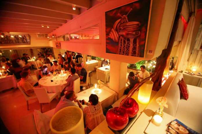 Interior del restaurante, que para estas Navidades ofrece unos interesantes menús para empresas y navideños. VITORINO-GABI VÁZQUEZ Interior del restaurante, que para estas Navidades ofrece unos interesantes menús para empresas y navideños. VITORINO-GABI VÁZQUEZ