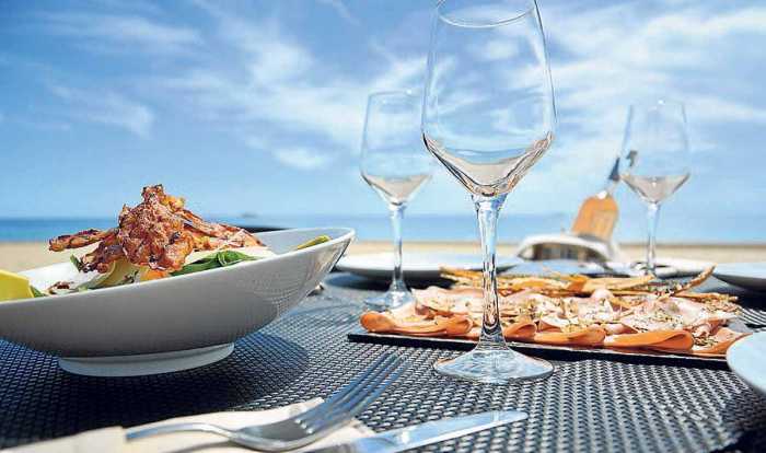 Exclusiva propuesta culinaria a pie de playa. C. BRONGNIART
