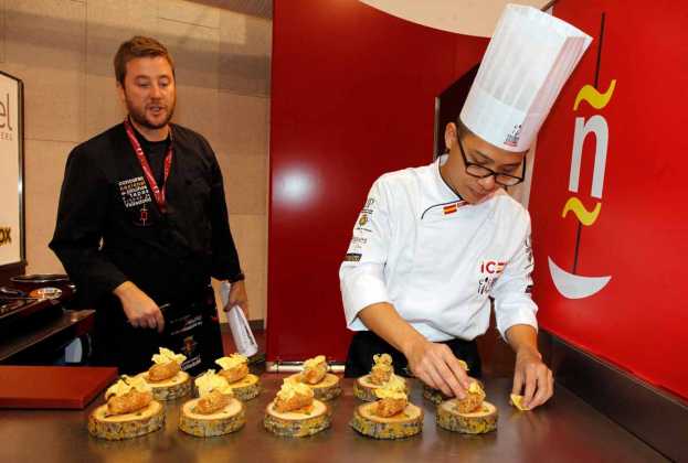 El cocinero Teo Jun Xiang ganó el premio internacional.