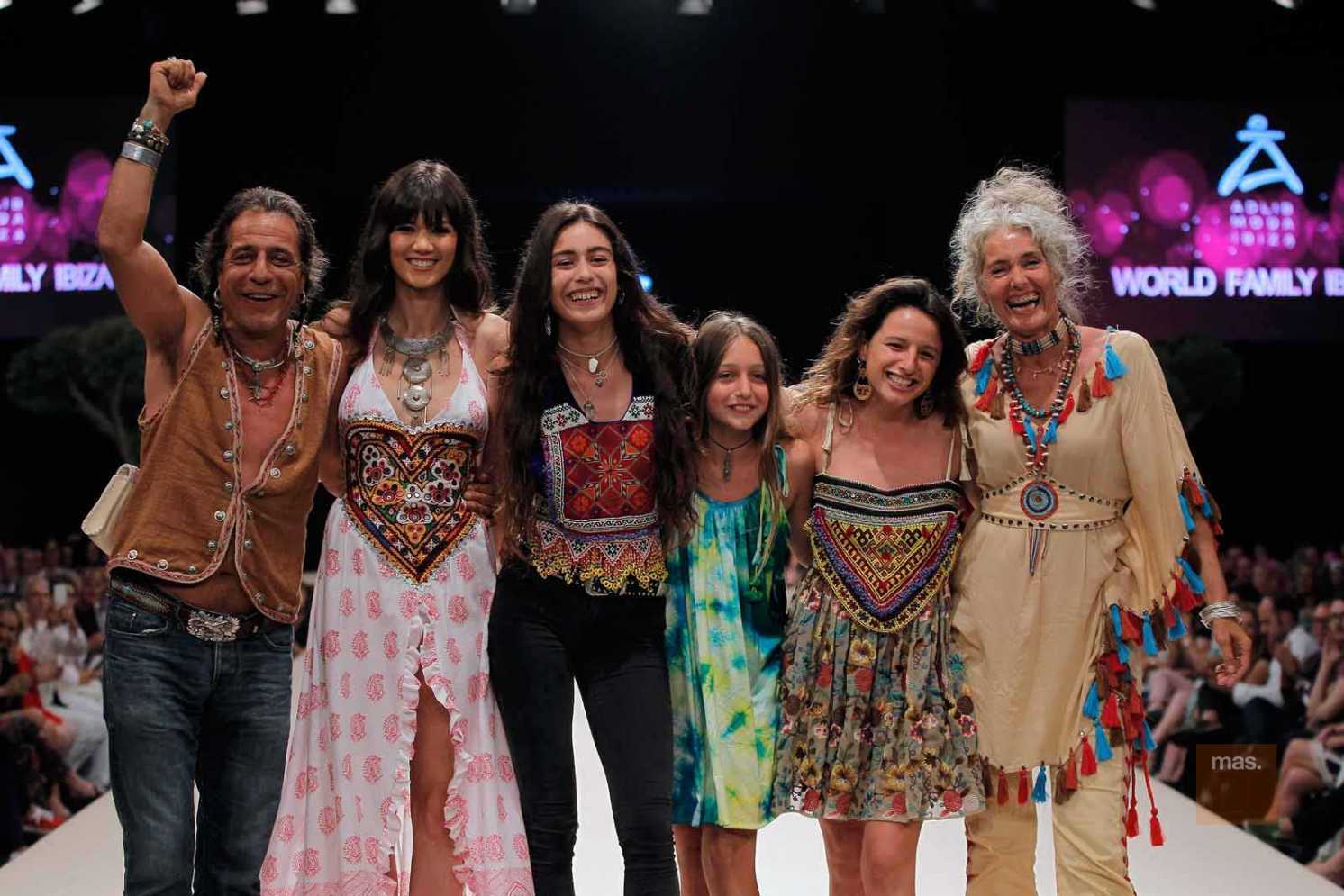 World Family Ibiza. Prendas artesanales para reflejar la belleza del mundo