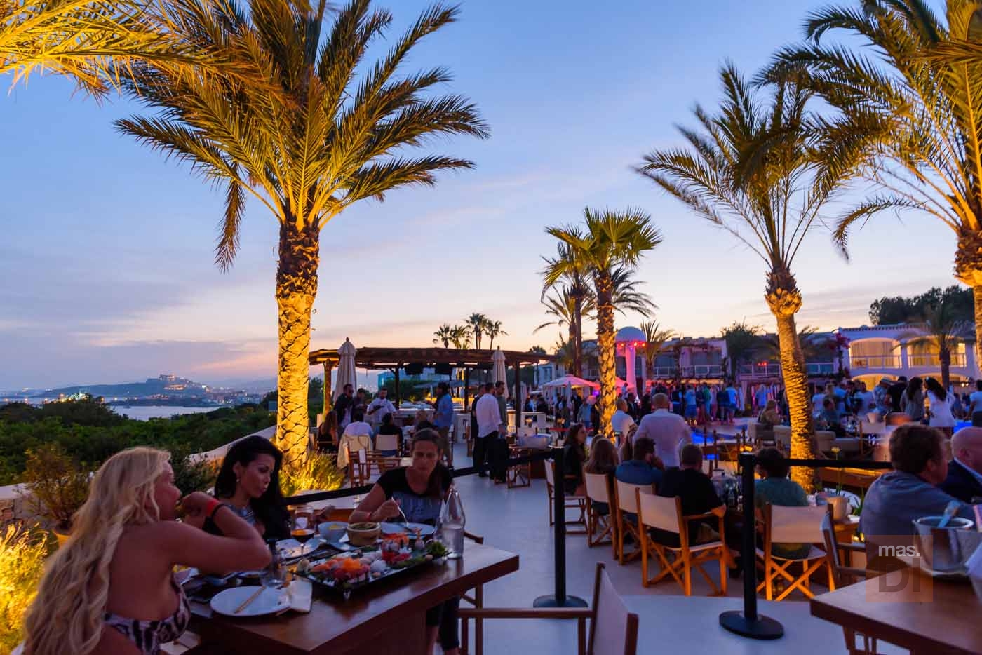 Modest Restaurant – Destino Pachá Ibiza Resort. Tapas para viajar por el mundo