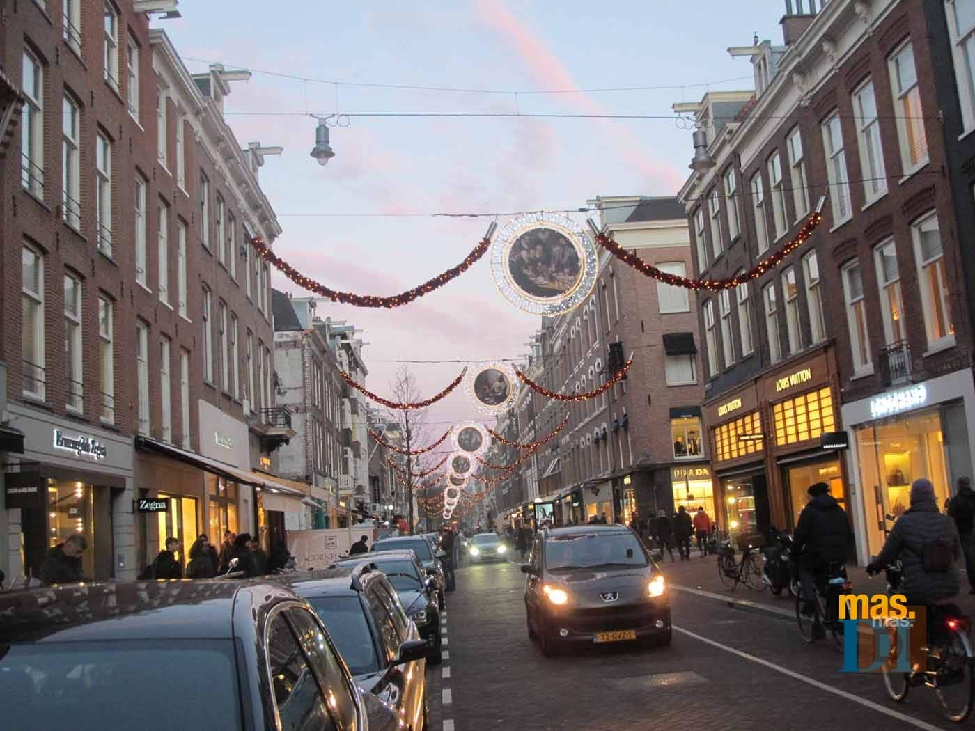 El mundo ilumina sus ciudades para festejar la Navidad | másDI - Magazine