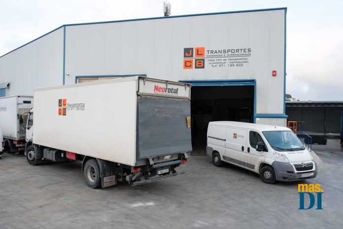 JLCB estrena nave en Montecristo para mejorar el servicio y agilizar el trabajo. SERGIO G. CAÑIZARES