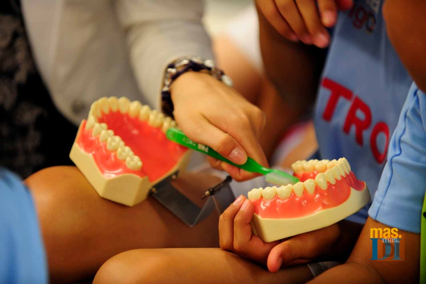 Un buen cepillado de los dientes evita la aparición de la placa dental