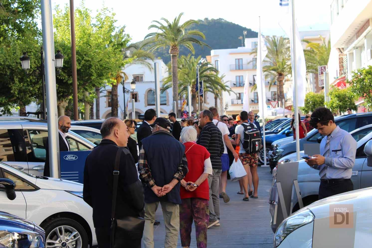 Santa Eulària disfruta de la tradicional pasarela del motor | másDI - Magazine