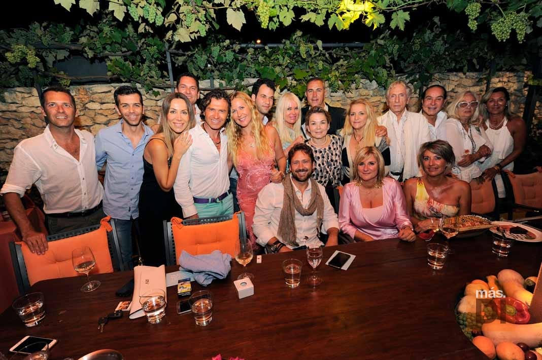 Una fiesta benéfica bajo las lunas | másDI - Magazine