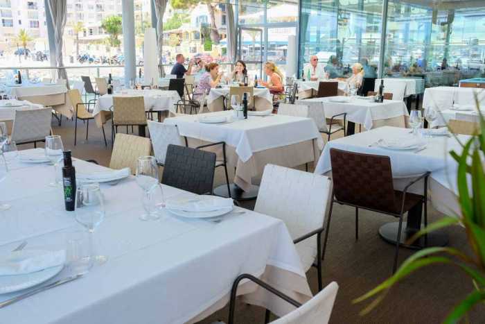 Restaurante Es Nàutic Un lugar perfecto para hacer una parada en cualquier momento del día.