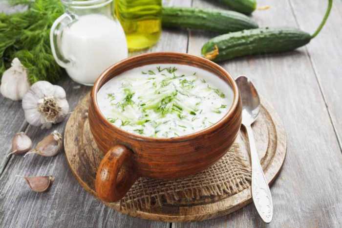 Tarator. Sopa fria pepino