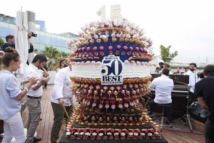 The world’s 50 best restaurants. La enorme tarta elaborada por el pastelero Christian Escribà.
