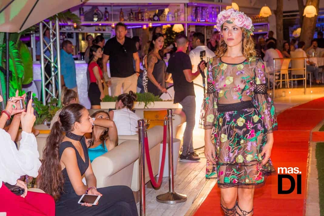 Moda rompedora y sin parangón para vestir las noches de Ibiza | másDI - Magazine