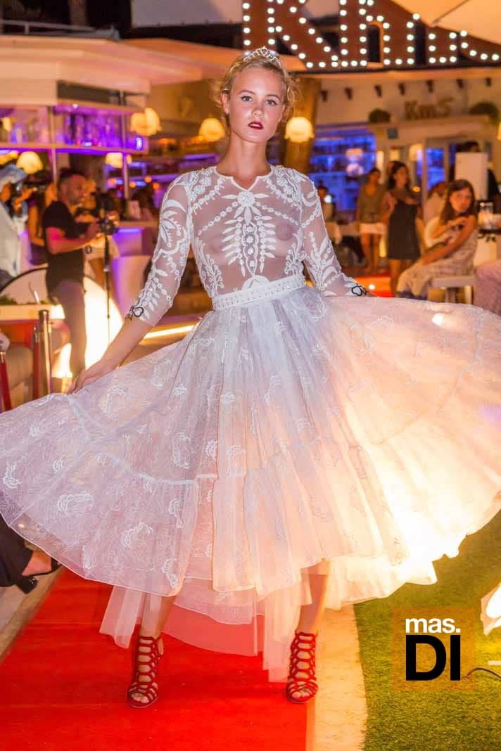 Moda rompedora y sin parangón para vestir las noches de Ibiza | másDI - Magazine