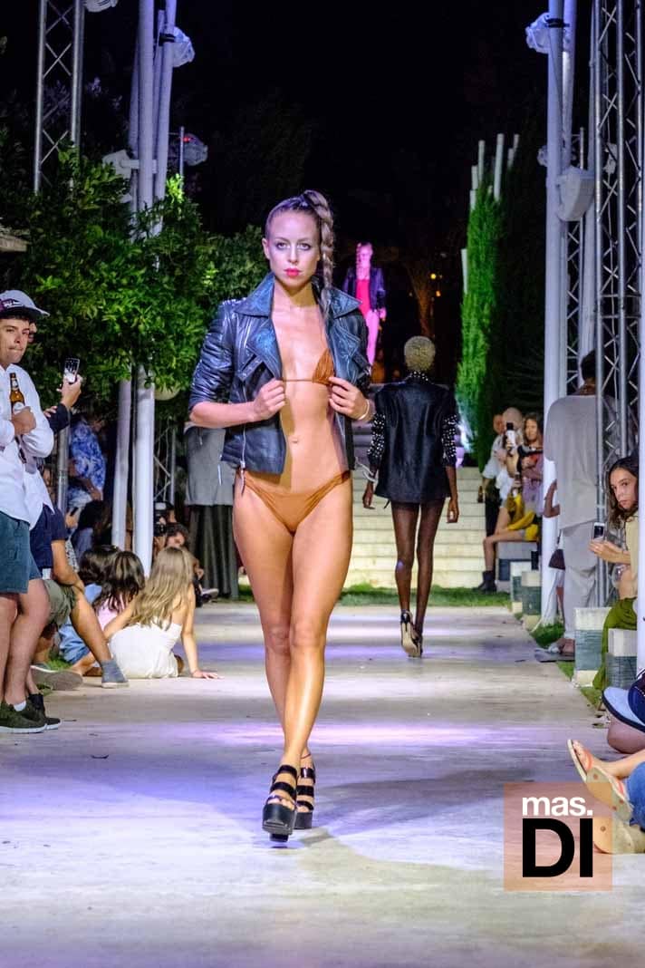 Moda rompedora y sin parangón para vestir las noches de Ibiza | másDI - Magazine