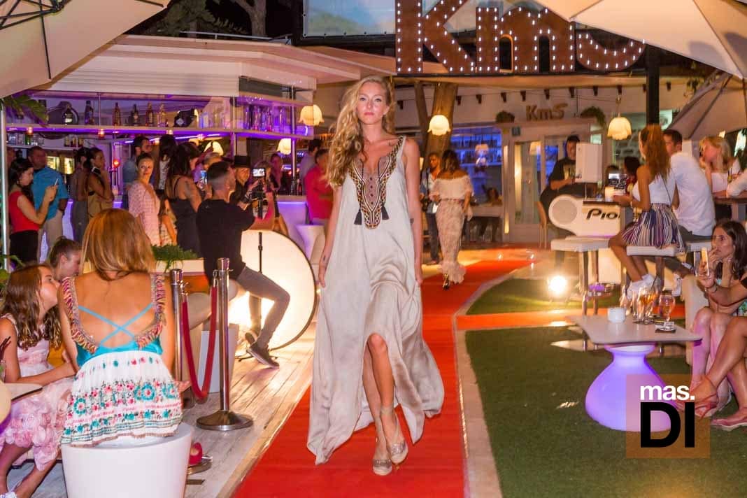 Moda rompedora y sin parangón para vestir las noches de Ibiza | másDI - Magazine