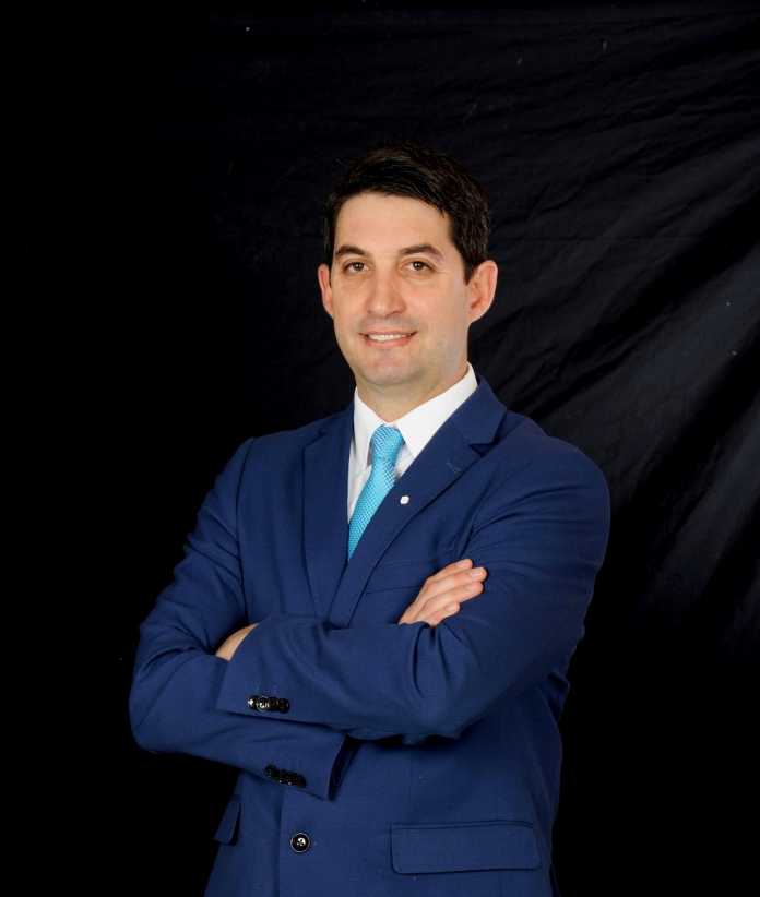 Carlos Ortiz es presidente del Comité Científico del Congreso Internacional de Prótesis Dental (CIProDI).. Carlos Ortiz es presidente del Comité Científico del Congreso Internacional de Prótesis Dental (CIProDI)..