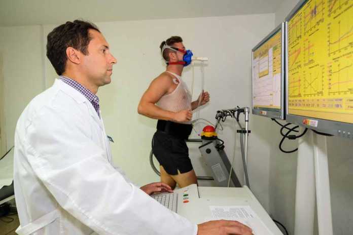 La primera consulta junto con la prueba de esfuerzo puede realizarse en un solo día obteniendo los resultados al momento. fotos: Sergio Cañizares La primera consulta junto con la prueba de esfuerzo puede realizarse en un solo día obteniendo los resultados al momento. fotos: Sergio Cañizares