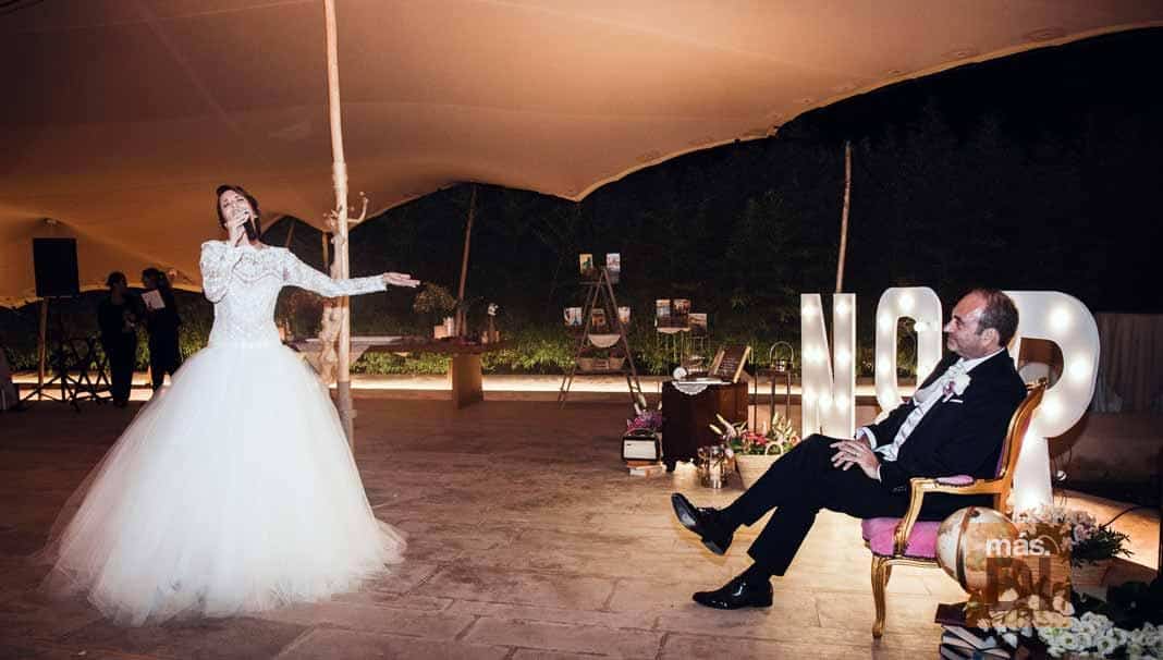 Espectacular Enlace. Una boda de diseño retro | másDI - Magazine