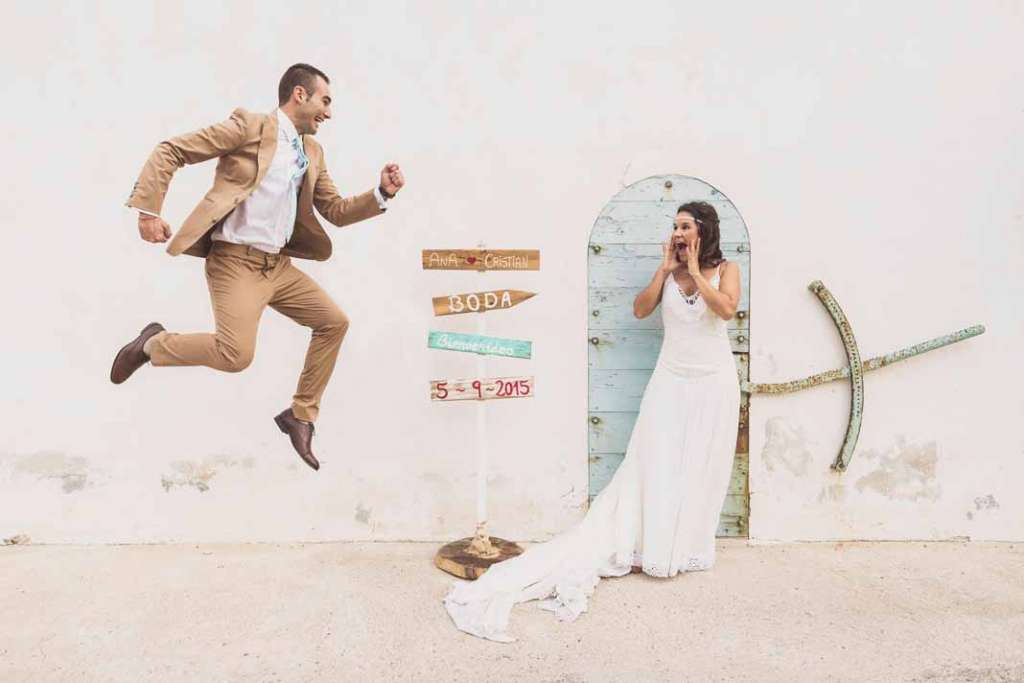 Unos novios durante una sesión fotográfica de boda. Muchigraphy — Juan Francisco Tur Riera