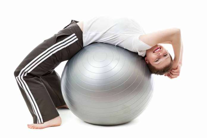 Practicar ejercicio acorde con la edad y el estado físico es uno de los consejos que ofrecen los oncólogos. Para prevenir el cáncer de mama. Practicar ejercicio acorde con la edad y el estado físico es uno de los consejos que ofrecen los oncólogos.