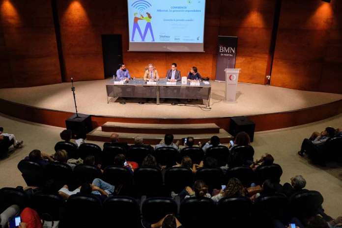 De izquierda a derecha Óscar Cabo, José María Álvarez Monzoncillo, Gabriel Suñer y Jimena L. Ansótegui en la apertura de la Conferencia. autor fotos: Sergio G. Cañizares Millennials. De izquierda a derecha Óscar Cabo, José María Álvarez Monzoncillo, Gabriel Suñer y Jimena L. Ansótegui en la apertura de la Conferencia.
