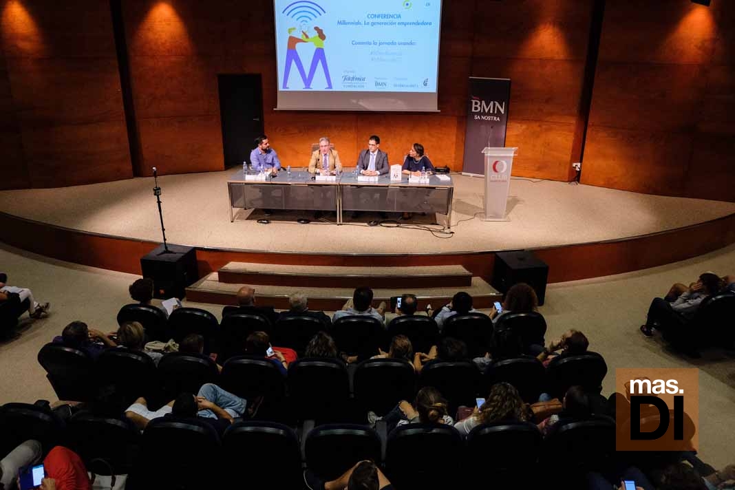Millennials. De izquierda a derecha Óscar Cabo, José María Álvarez Monzoncillo, Gabriel Suñer y Jimena L. Ansótegui en la apertura de la Conferencia.
