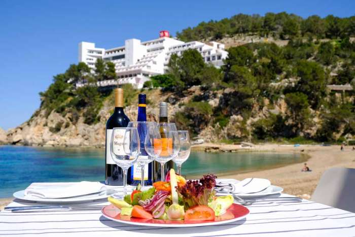 Restaurante Port Balansat. Un entorno tranquilo y muy agradable a unos pasos del mar. fotos: Sergio G. Cañizares