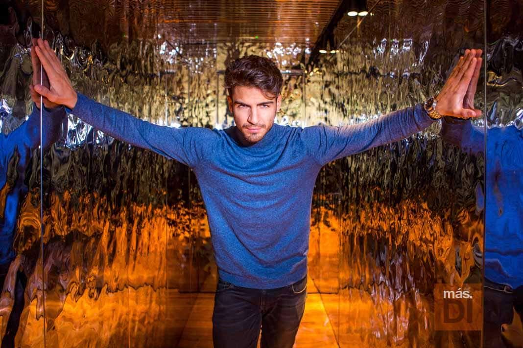 Maxi Iglesias: «Me siento más cómodo como actor de series»