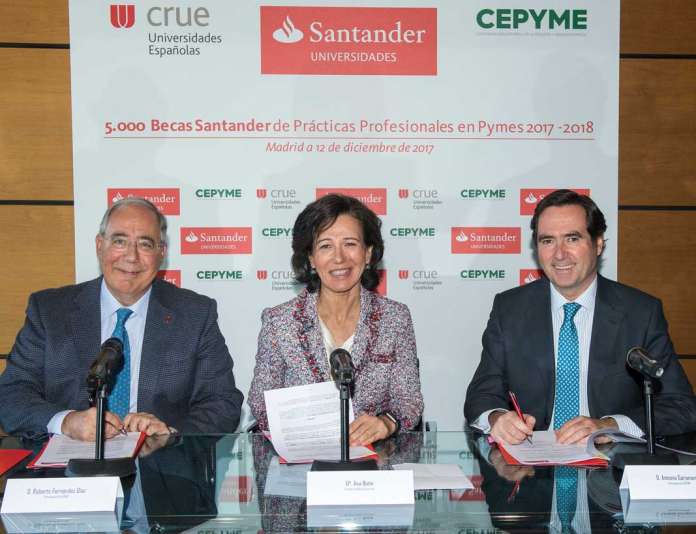 La presidenta de Banco Santander, Ana Botín, el presidente de Crue Universidades Españolas, Roberto Fernández, y el presidente de la Cepyme, Antonio Garamendi, durante la firma de convenio. La presidenta de Banco Santander, Ana Botín, el presidente de Crue Universidades Españolas, Roberto Fernández, y el presidente de la Cepyme, Antonio Garamendi, durante la firma de convenio.