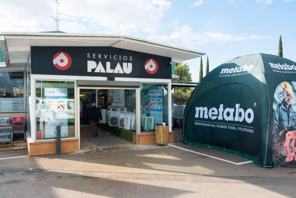 La carpa de Metabo en Servicios Palau. fotos: S.g.c.