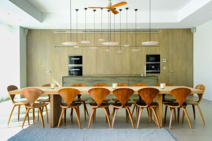 Una cocina diseñada por Carpintería San Antonio, con interiorismo de Zsofia Varnagy. FOTOS: Sergio g. cañizares Lacados y barnizados. Una cocina diseñada por Carpintería San Antonio, con interiorismo de Zsofia Varnagy. FOTOS: Sergio g. cañizares