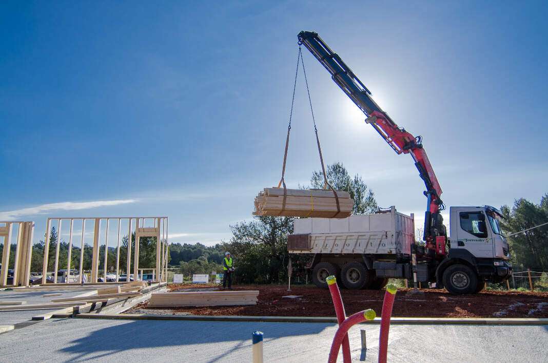 La edificación de villas es una de las actividades de la empresa. LAMPACK